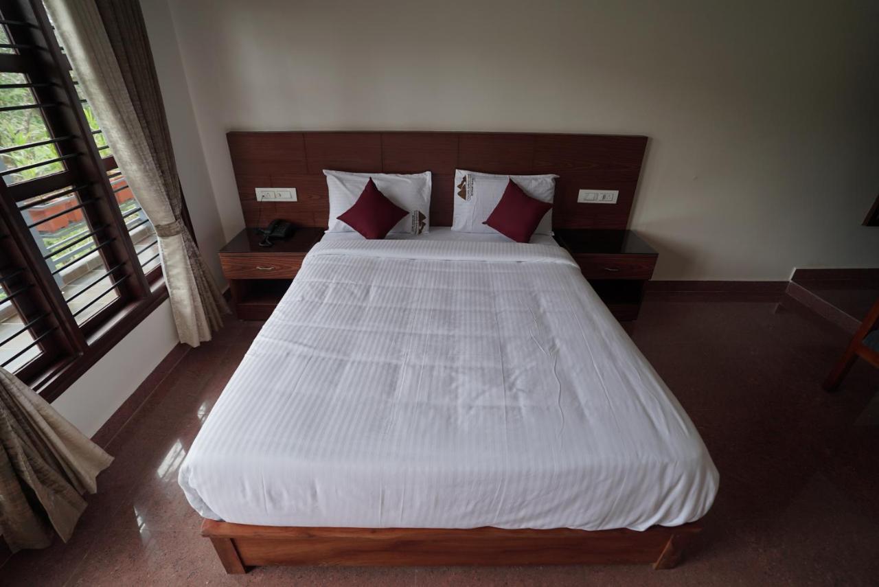 Hotel Coorggavadana Madikeri Exterior foto