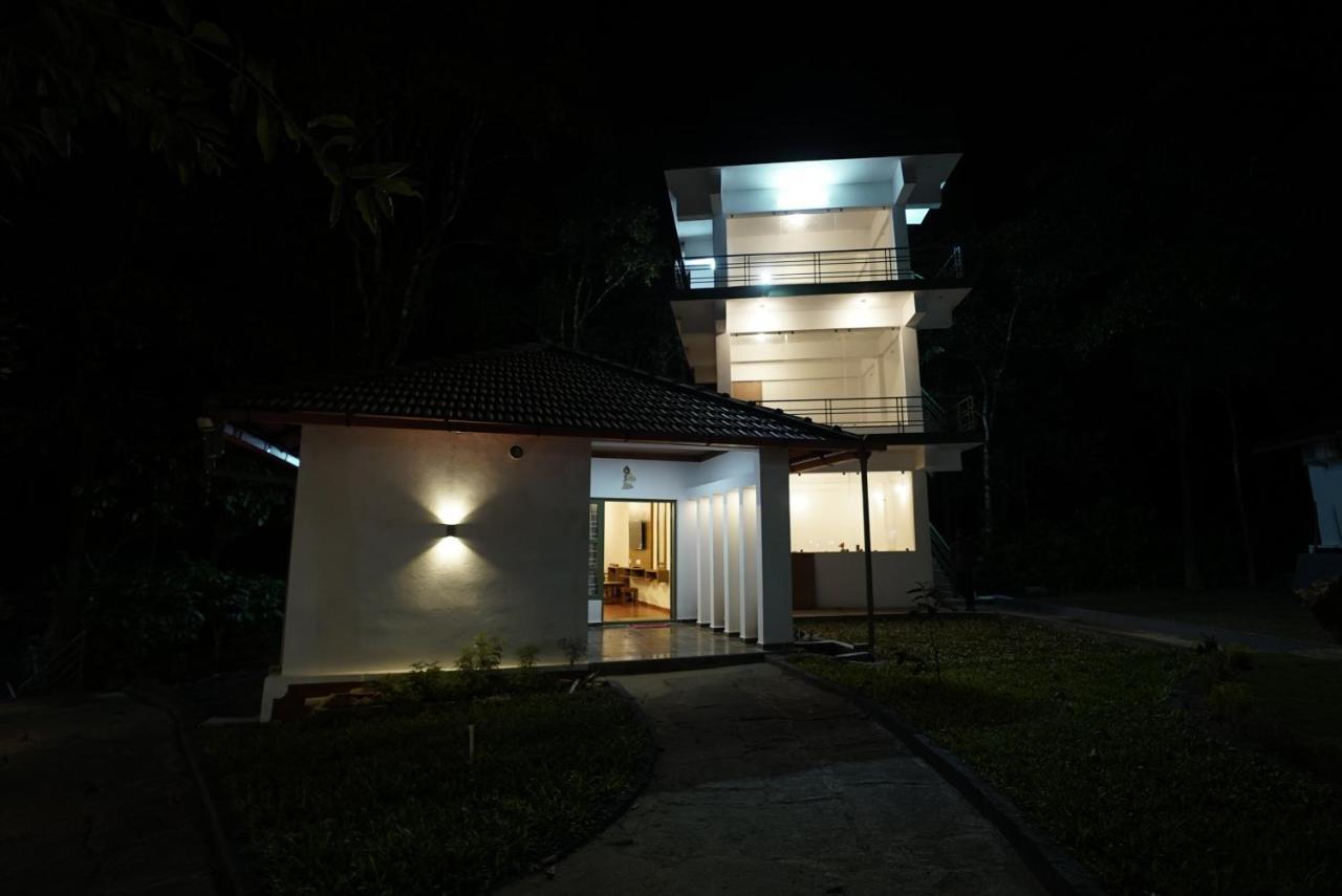 Hotel Coorggavadana Madikeri Exterior foto