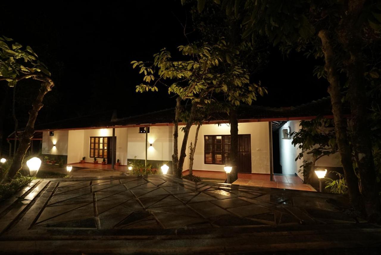 Hotel Coorggavadana Madikeri Exterior foto