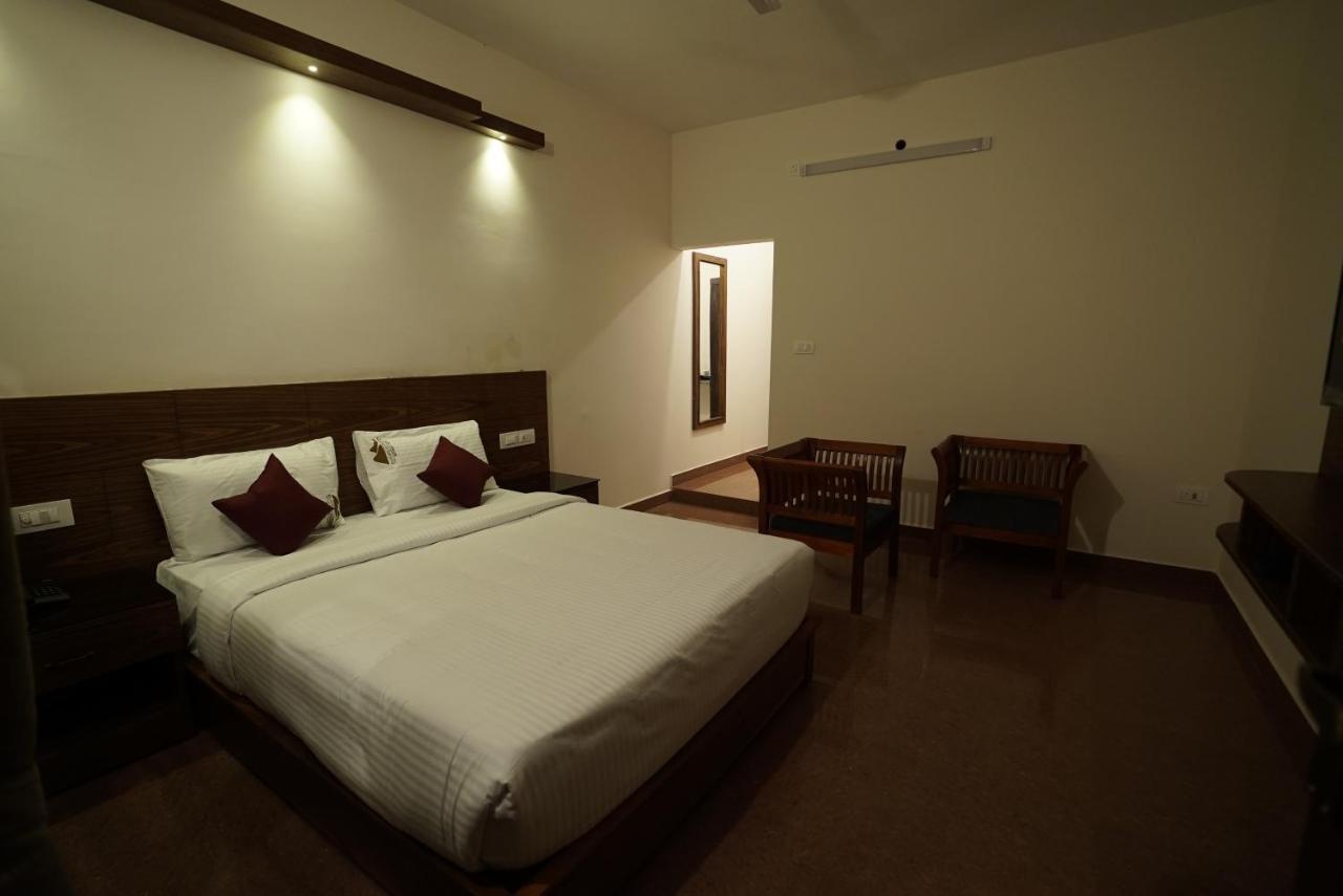 Hotel Coorggavadana Madikeri Exterior foto