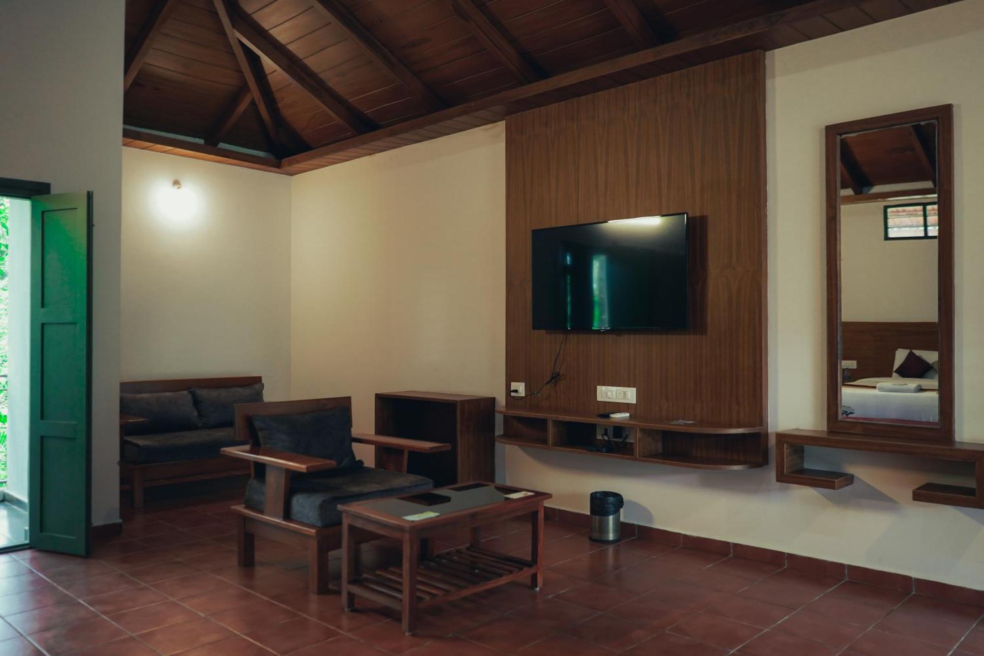 Hotel Coorggavadana Madikeri Exterior foto