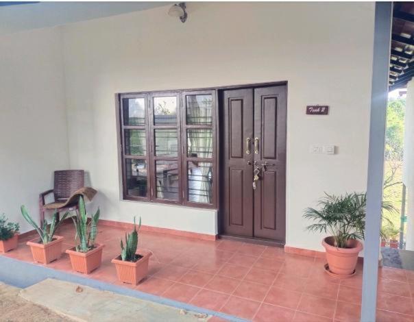 Hotel Coorggavadana Madikeri Exterior foto
