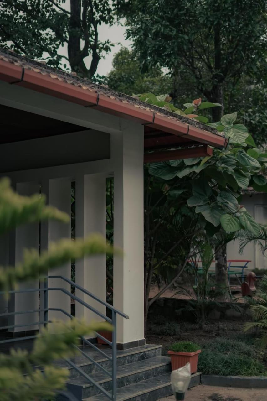Hotel Coorggavadana Madikeri Exterior foto